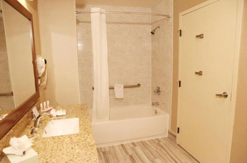 Comfort Suites Денвер Экстерьер фото